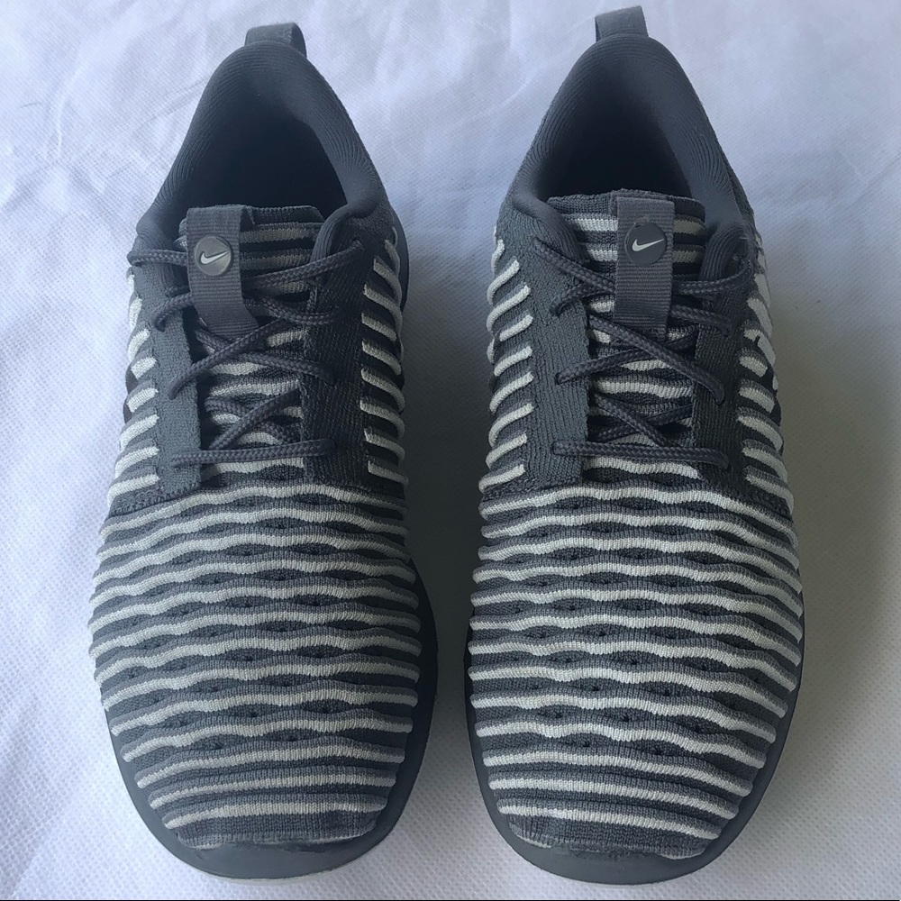 Nike Roshe Women's Gray and White Knit Athletic Shoes